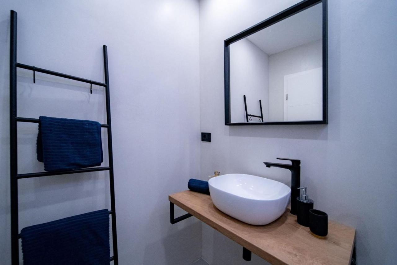 Novouredeni Marko Apartman Mundanije