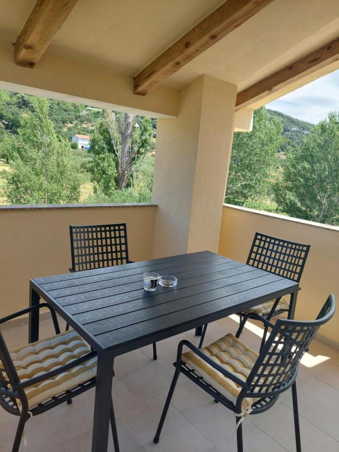 Novouredeni Marko Apartman Mundanije